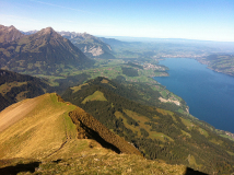 Gratwanderung auch im Abstieg zum Brunni